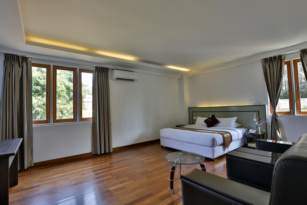 Sky View Hotel Γιανγκόν Εξωτερικό φωτογραφία