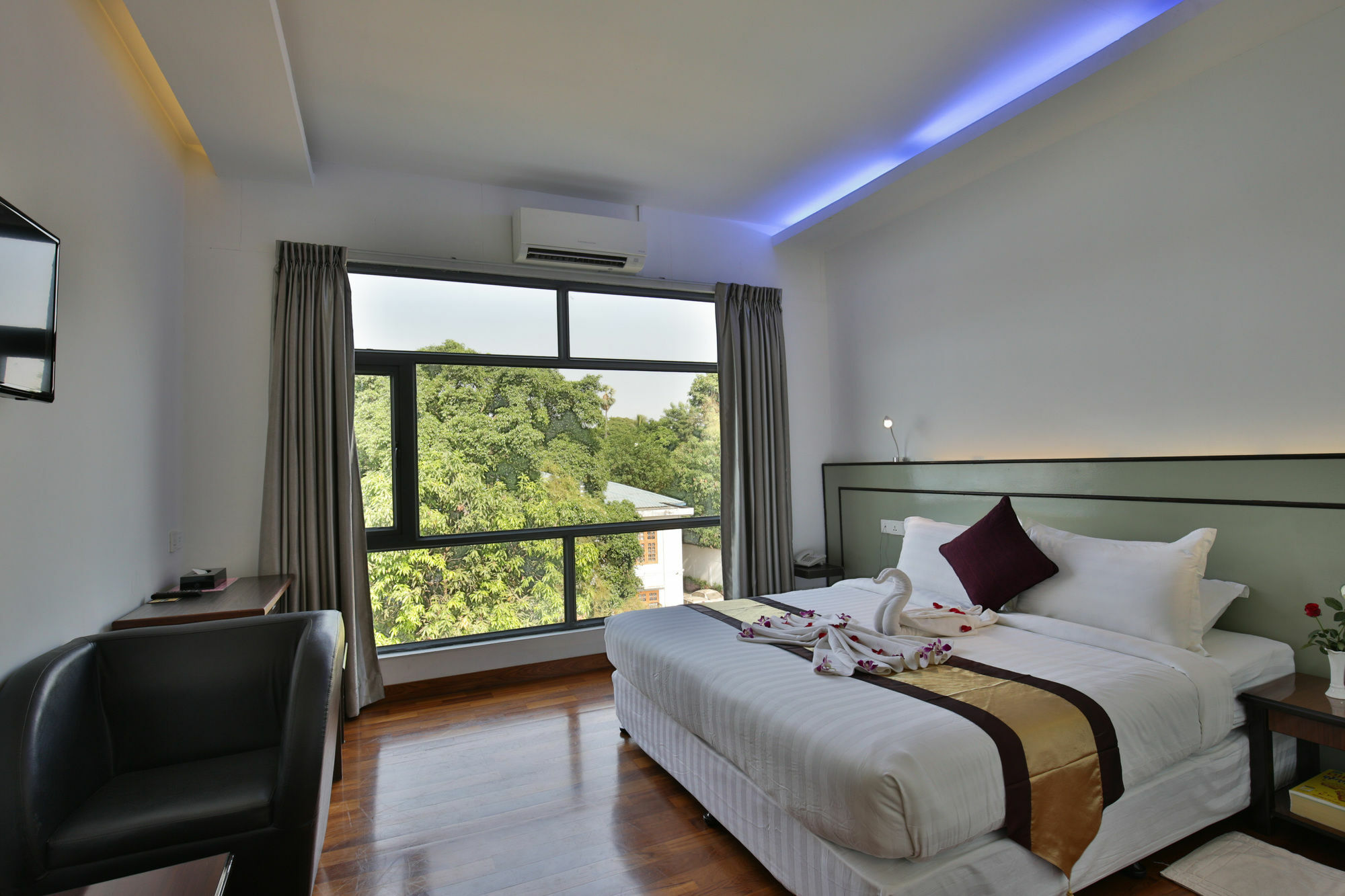 Sky View Hotel Γιανγκόν Εξωτερικό φωτογραφία