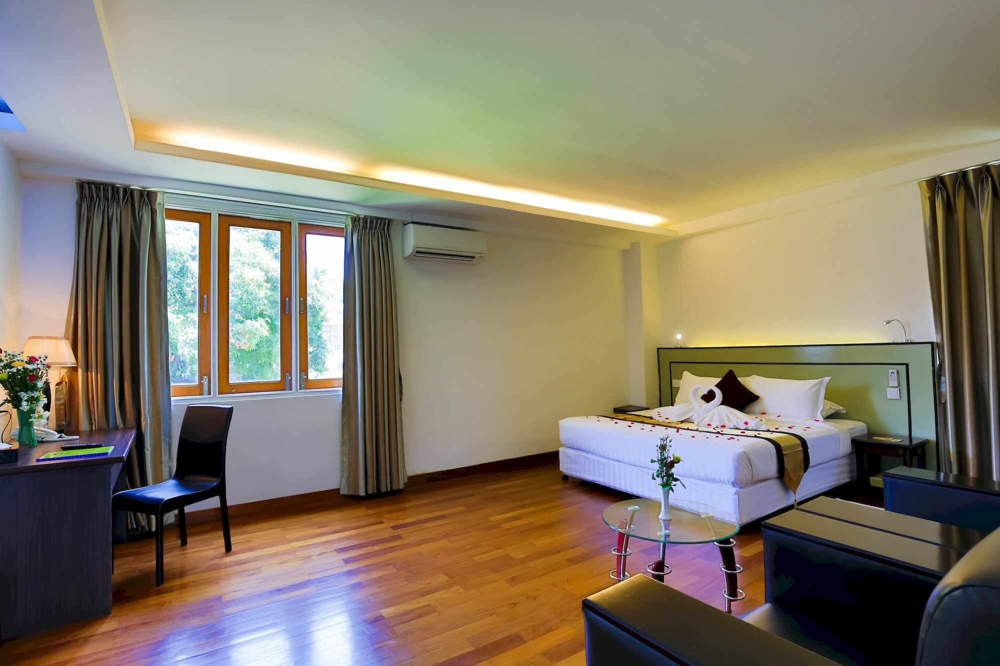 Sky View Hotel Γιανγκόν Εξωτερικό φωτογραφία
